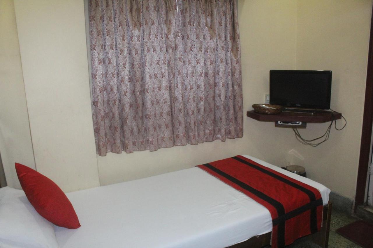 Hotel Heera Kolkata Exterior photo