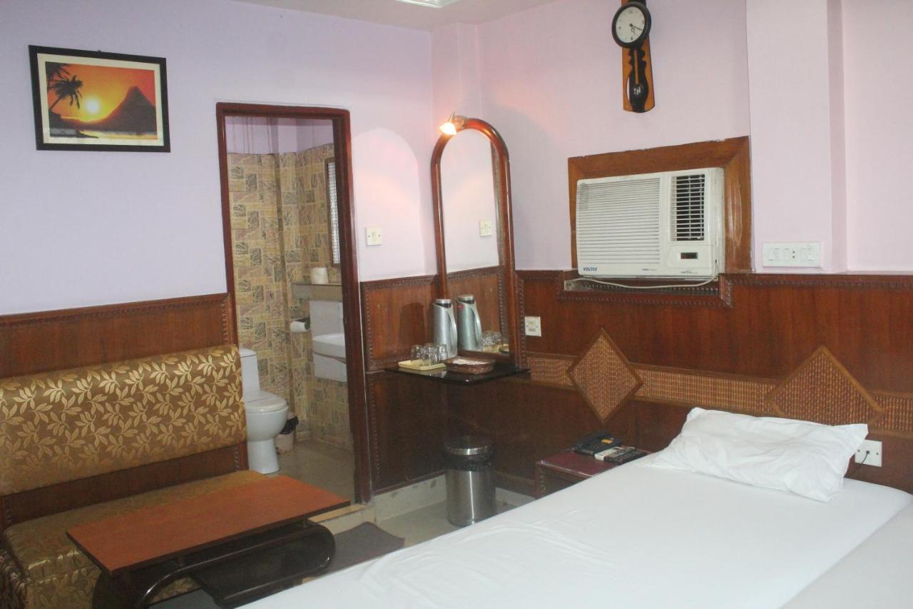 Hotel Heera Kolkata Exterior photo