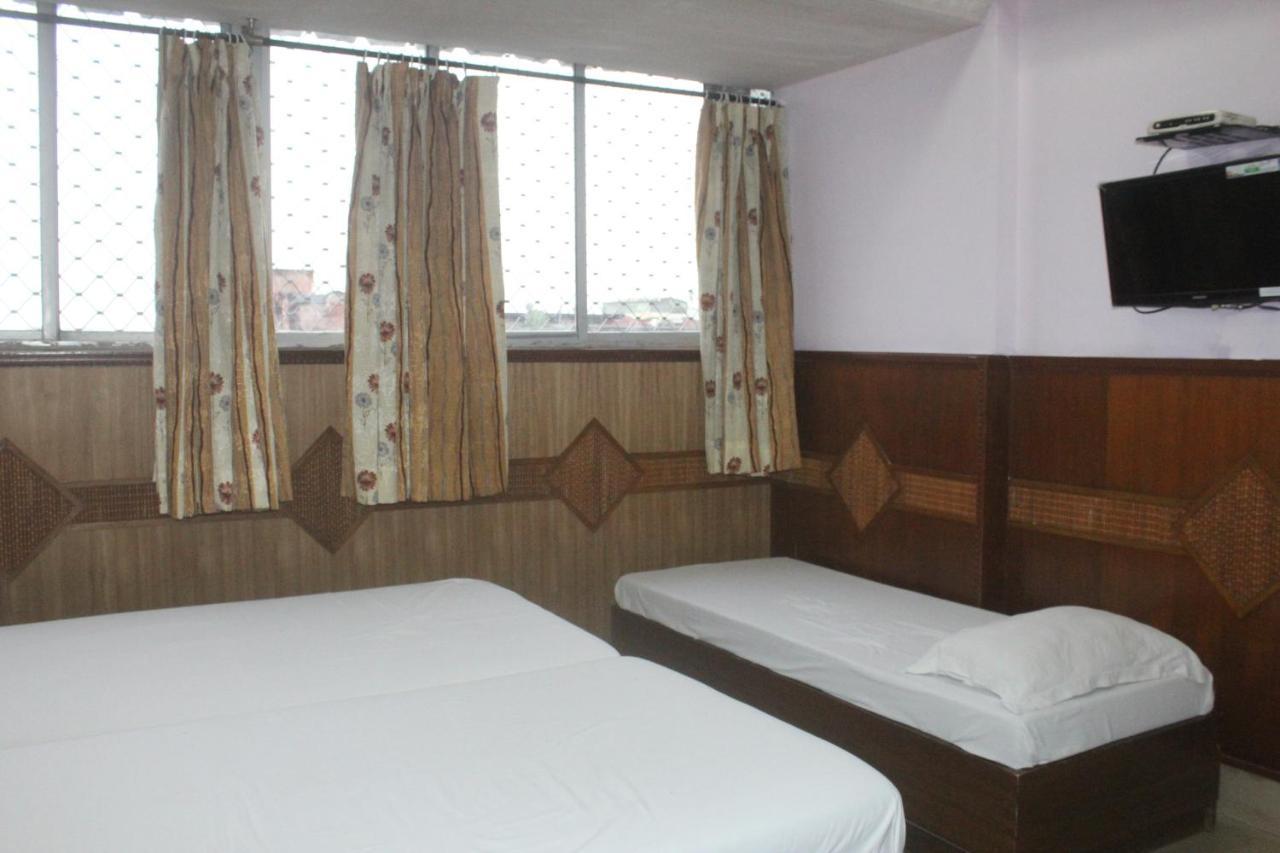 Hotel Heera Kolkata Exterior photo