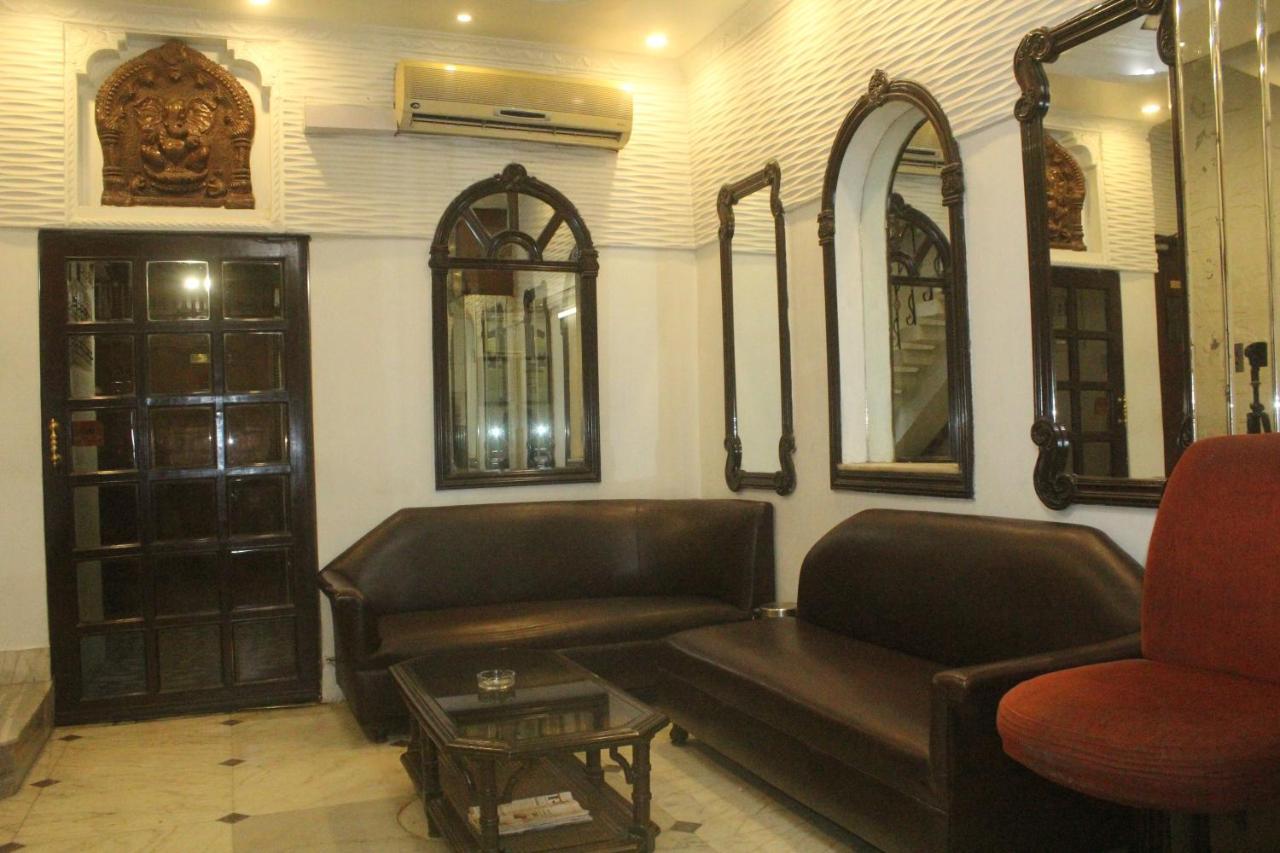 Hotel Heera Kolkata Exterior photo